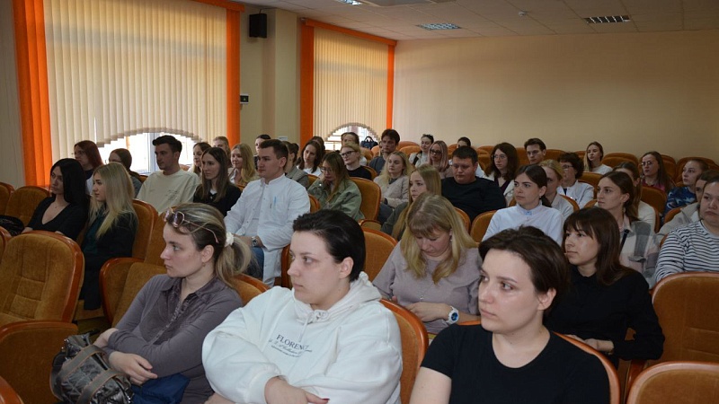 Продолжается мониторинг первых рабочих мест молодых специалистов