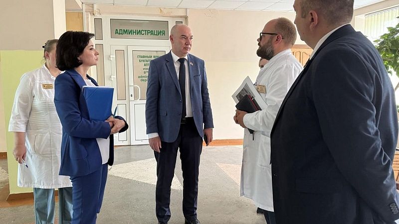 Министр здравоохранения Александр Ходжаев в ходе Единого дня информирования посетил Вороновскую ЦРБ