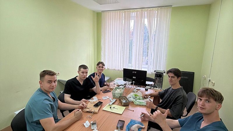 Практическое занятие студенческого научного кружка на кафедре травматологии, ортопедии и ВПХ