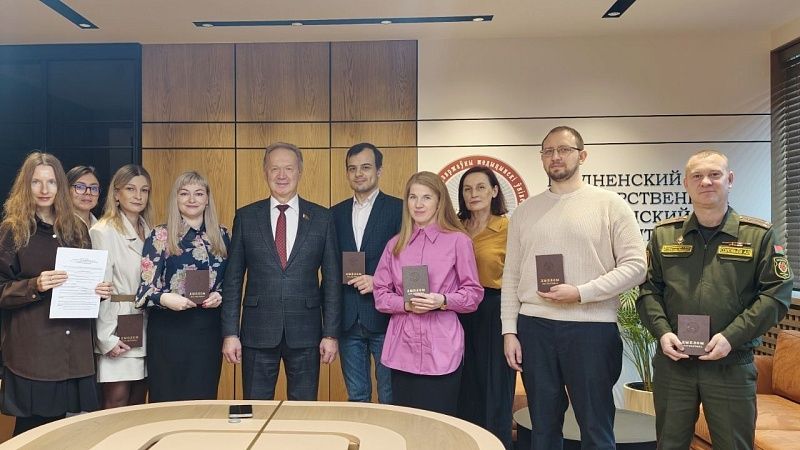 Торжественное вручение дипломов исследователя выпускникам аспирантуры прошло в ГрГМУ