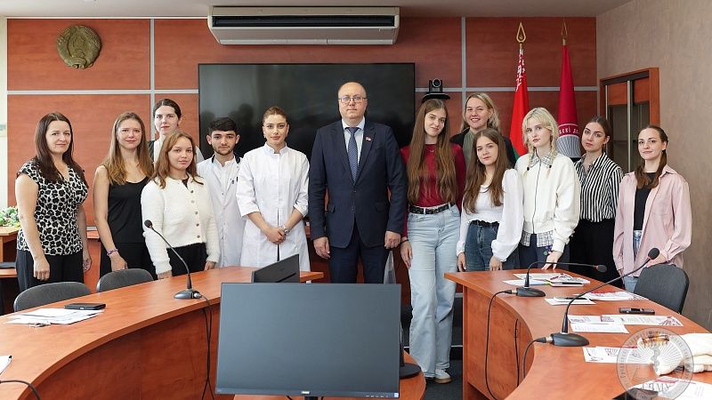 Практическая учеба, полезные знания и знакомство с Гродно: иностранные студенты на летней практике в ГрГМУ