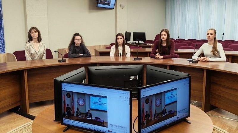 В ГрГМУ прошло родительское собрание в онлайн-формате